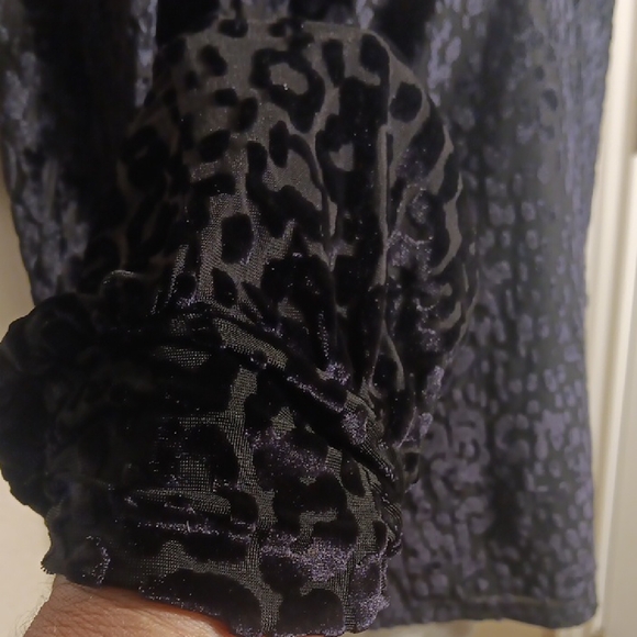 NWT. Eclair Elegant Black Leopard Print Women's Blouse - Picture 4 of 10